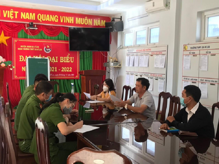CAH to chuc tuyen truyen, ky cam ket khong su dung phao no trong dip tet1